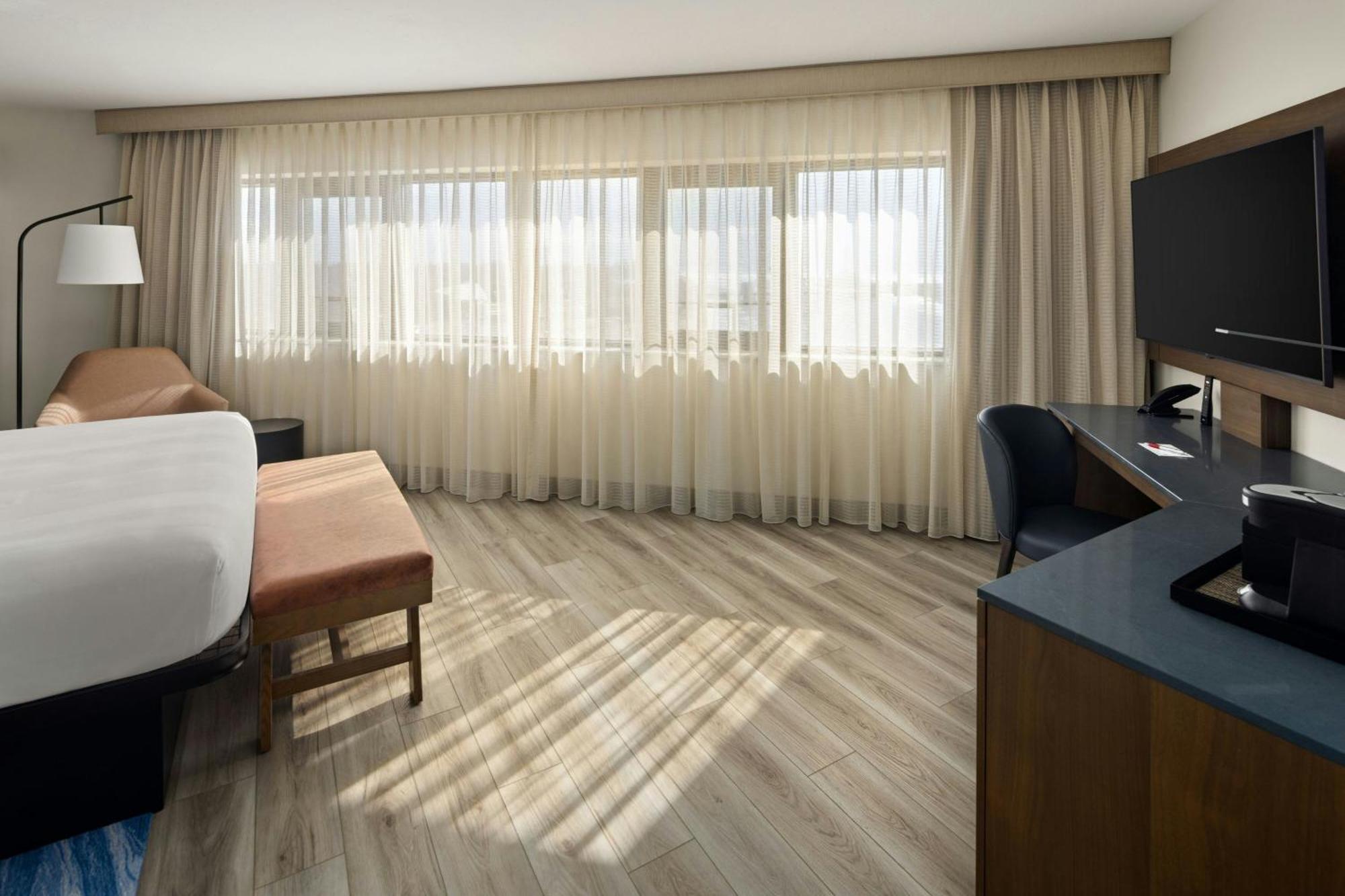 Oshkosh Marriott Waterfront Hotel & Convention Center Εξωτερικό φωτογραφία