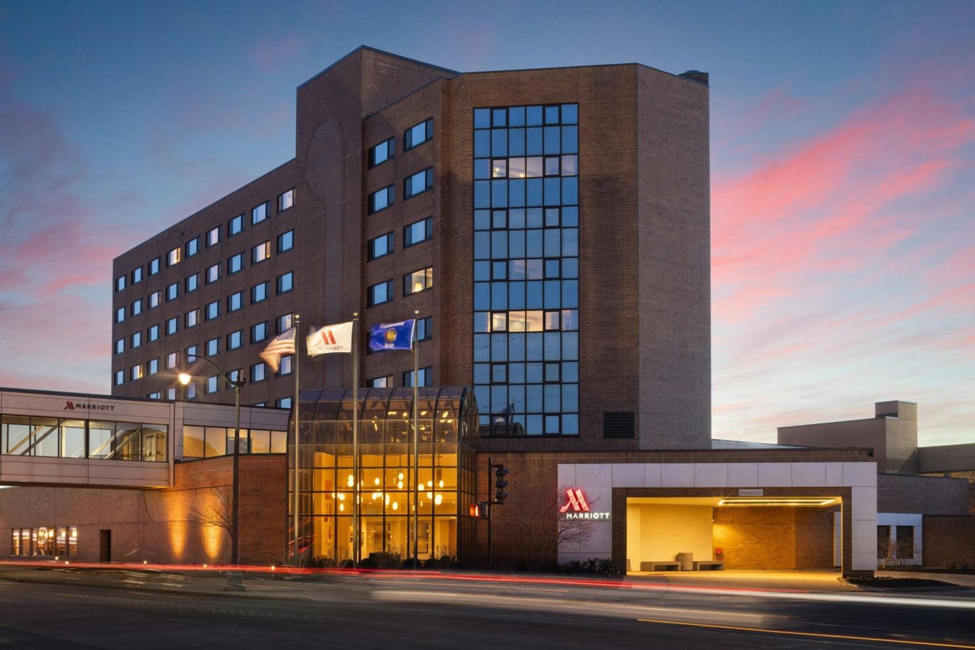 Oshkosh Marriott Waterfront Hotel & Convention Center Εξωτερικό φωτογραφία