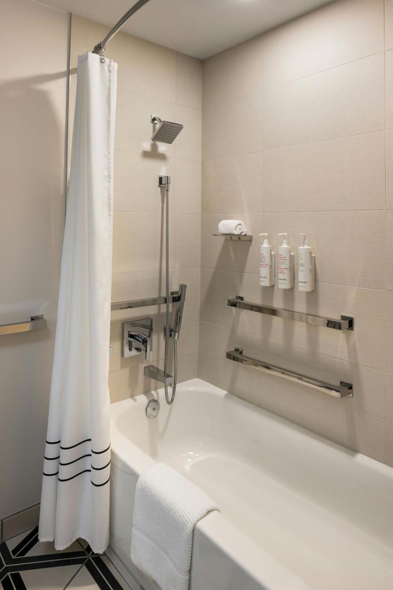 Oshkosh Marriott Waterfront Hotel & Convention Center Εξωτερικό φωτογραφία
